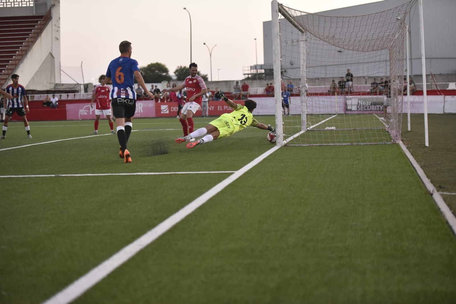 Las imágenes de la victoria del Xerez CD en el Trofeo Ciudad de El Puerto Las imágenes de la victoria del Xerez CD en el Trofeo Ciudad de El Puerto