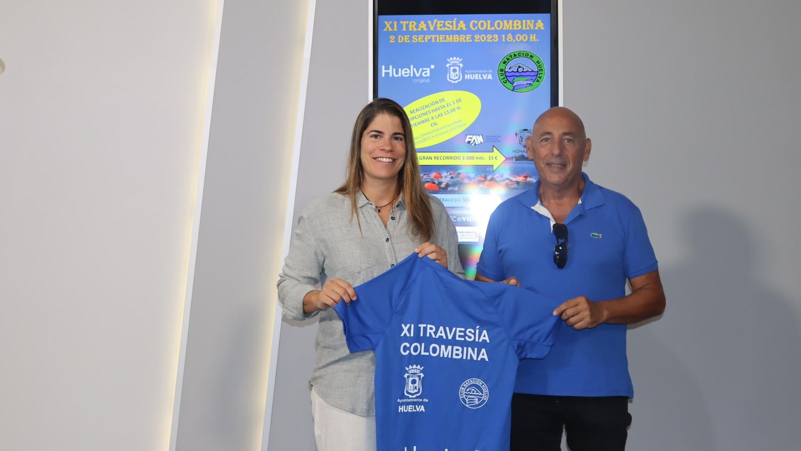 Presentación de la Travesía Colombina de Natación en el Ayuntamiento de Huelva.