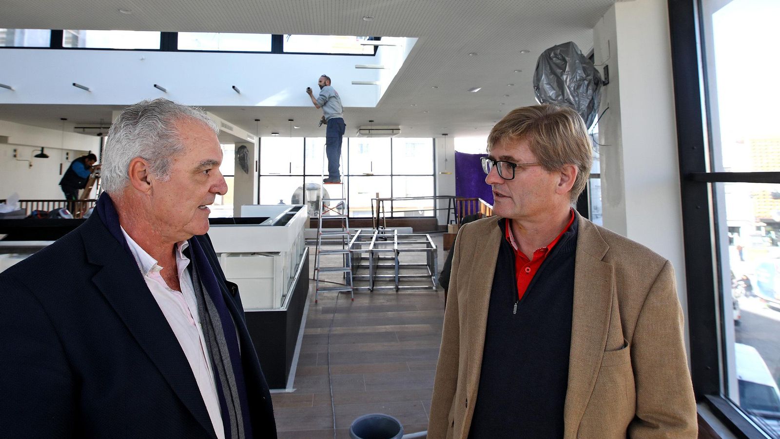 Luis Calvo y el arquitecto Eric Perignat.