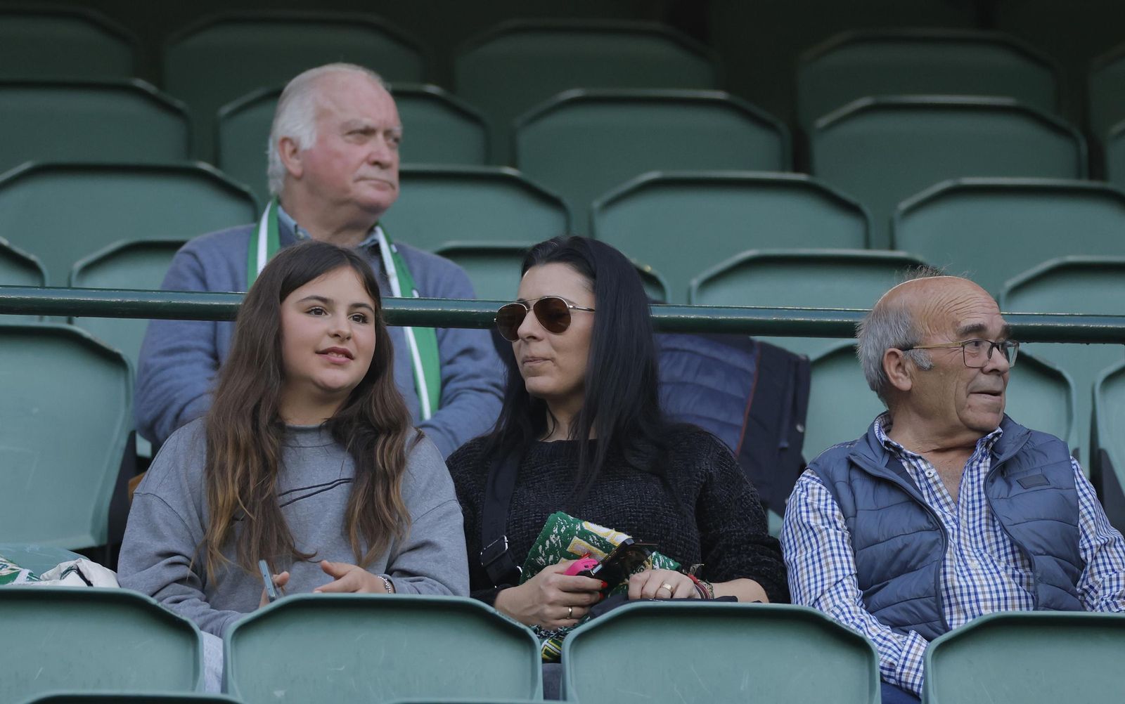 Búscate en las fotos del Betis - Gent