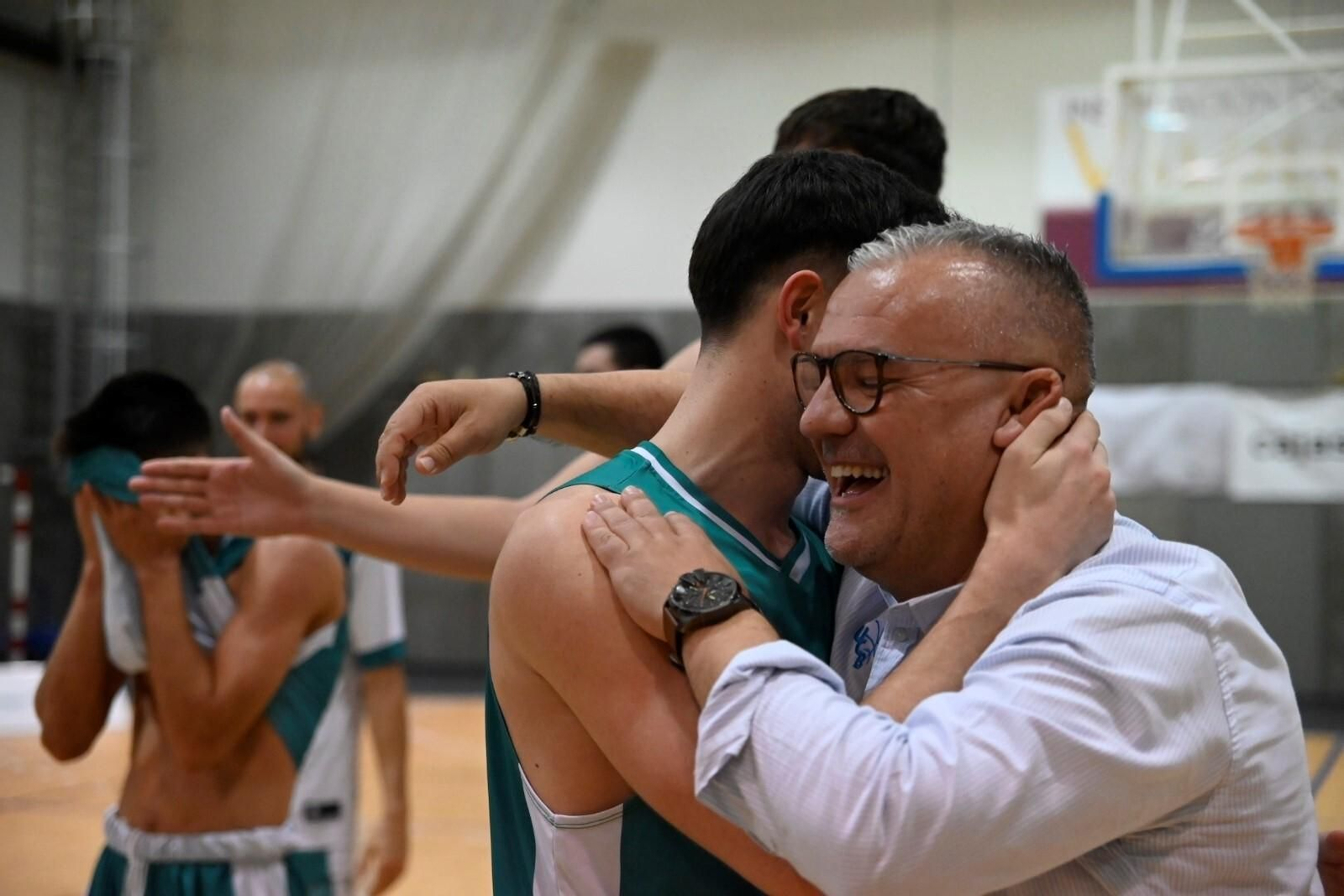 El UCB Camper Eurogaza celebra su pase a la fase de ascenso a LEB Plata, en imágenes