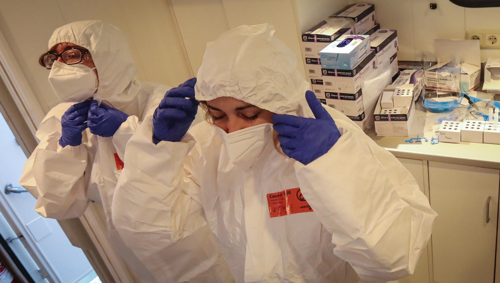 El 'Covid-Bus' de la Junta para el cribado masivo comienza en Jerez