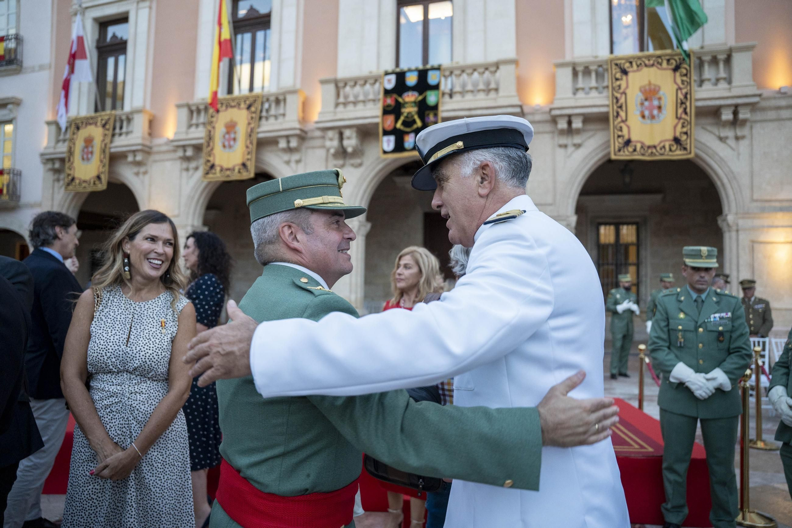 El Escudo de Oro de la ciudad de Almería a la Legión, en imágenes