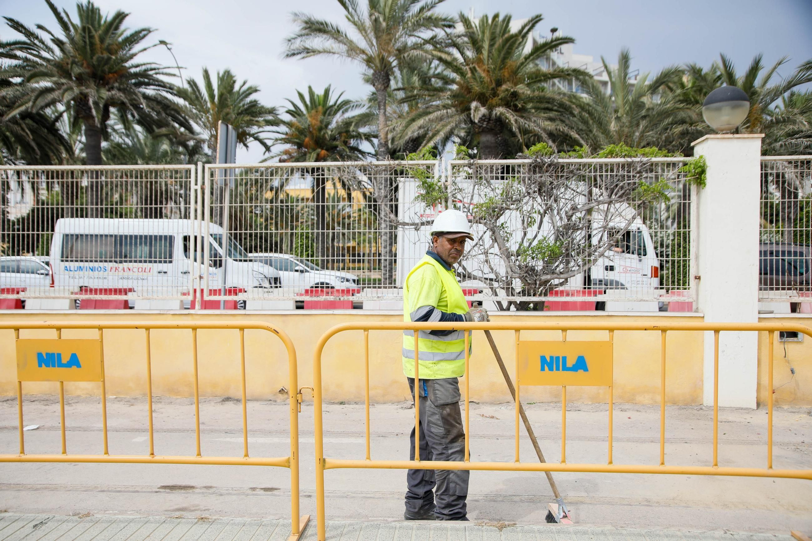 Las imágenes del derribo de la valla del Puerto, entrada de Muelle de Levante y Ribera I de Almería