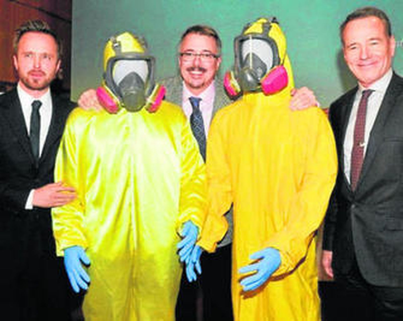 Aaron Paul, Vince Gilligan y Brian Cranston en la cesión al Smithsonian.