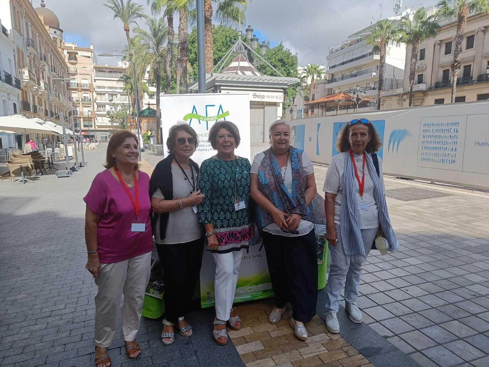 AFA Huelva conmemora el Día Mundial del Alzhéimer con el apoyo de la delegada de Salud
