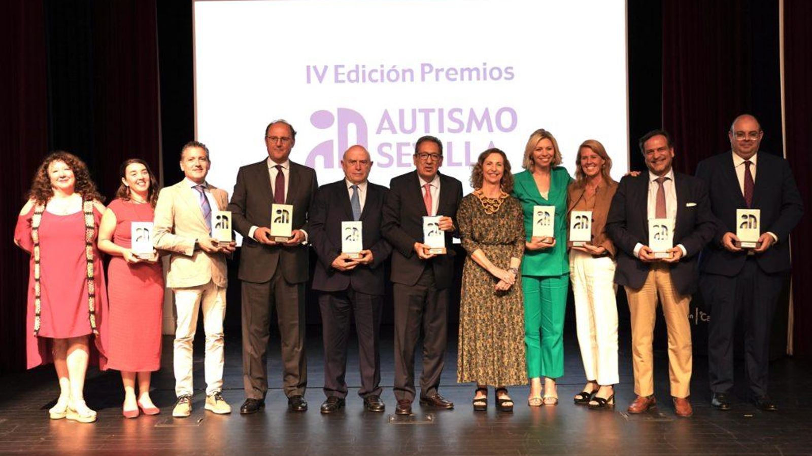 La hermandad de la Redención fue uno de los galardonados en la IV edición de Premios Autismo Sevilla La hermandad de la Redención fue uno de los galardonados en la IV edición de Premios Autismo Sevilla