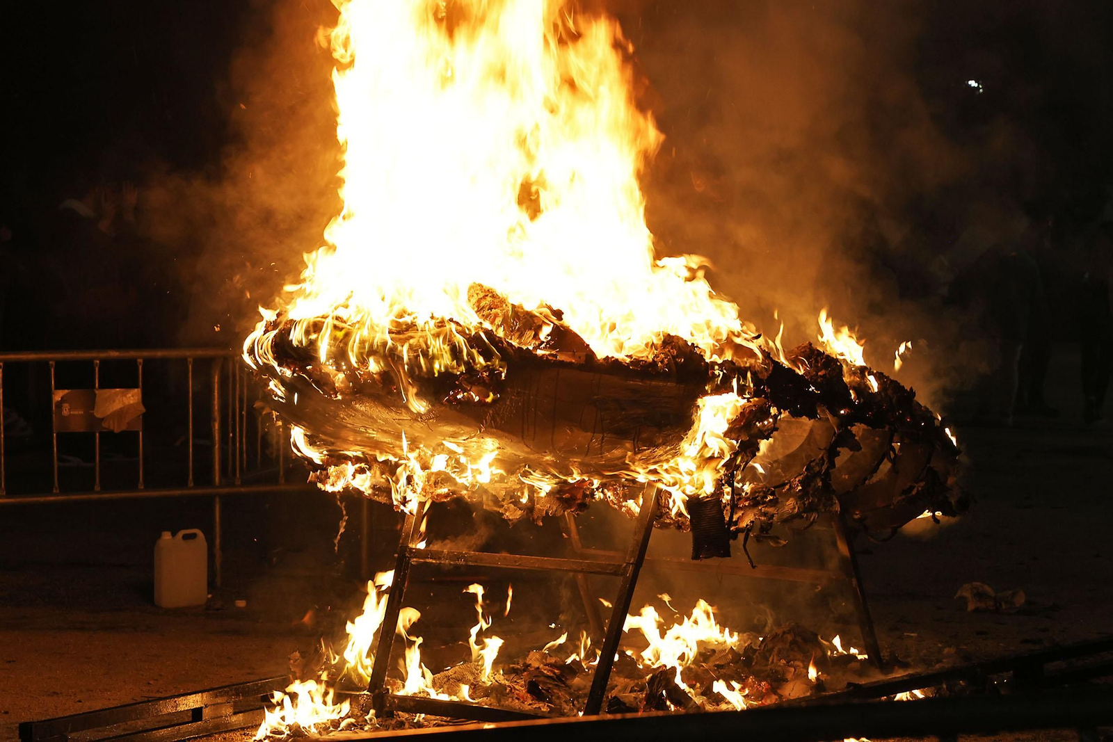 Imágenes de la quema del choco en Huelva