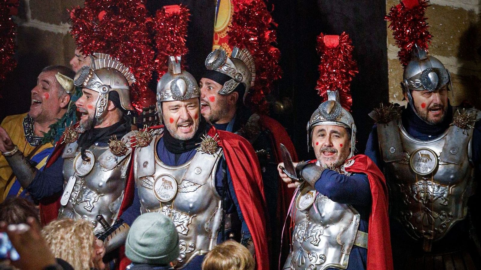 Las agrupaciones callejeras conquistan el barrio de El Pópulo