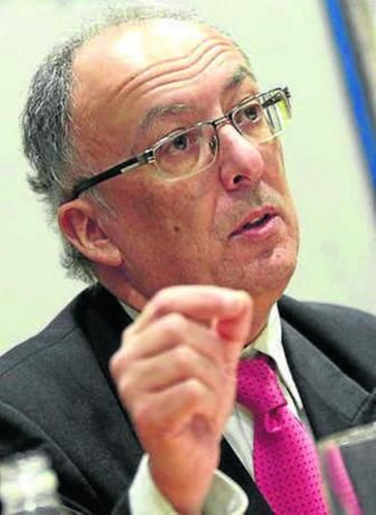 Fernando González Laxe participa hoy en el Foro de Cádiz