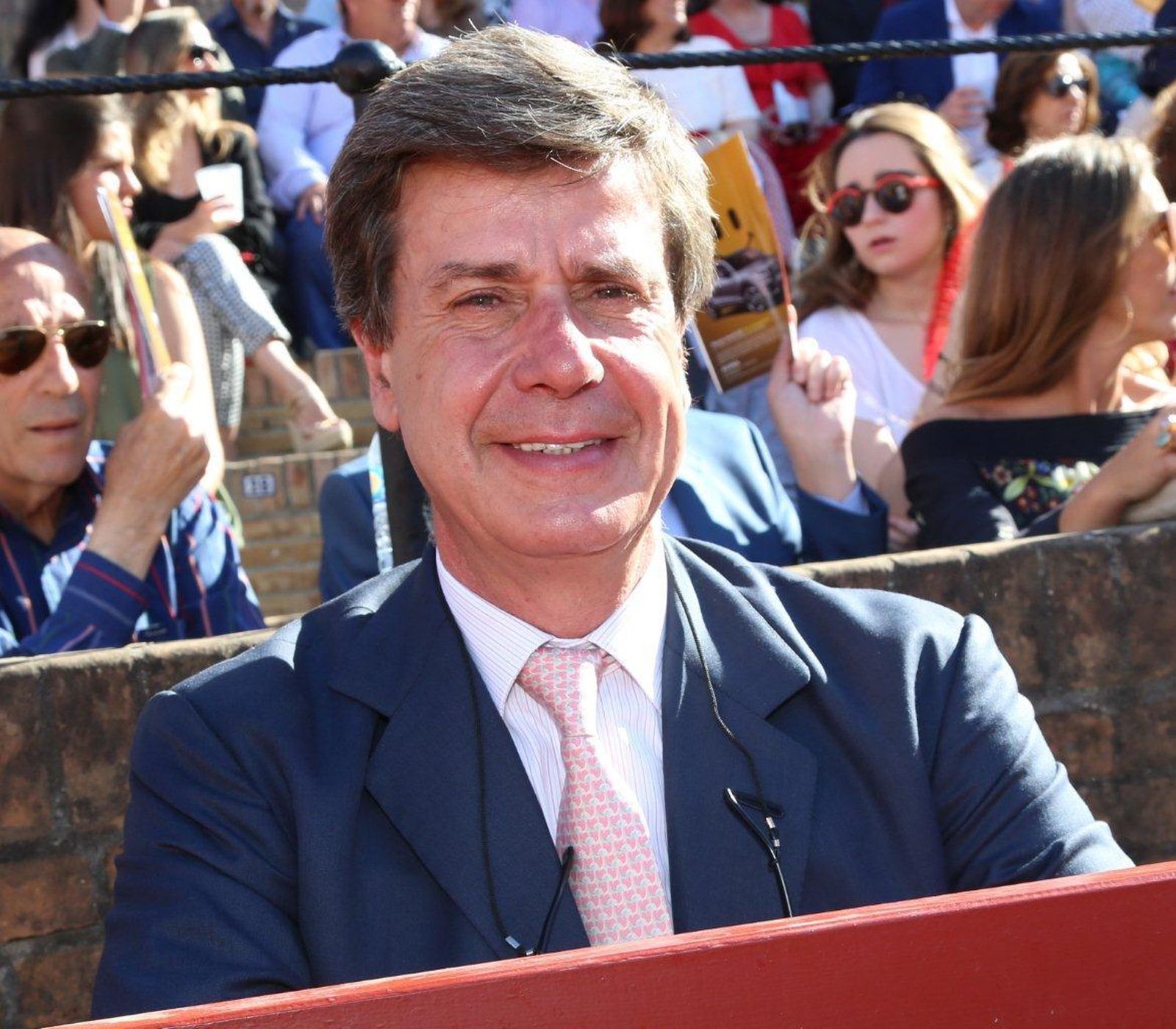 Cayetano Martínez de Irujo, Conde de Salvatierra, amigo de López Simón