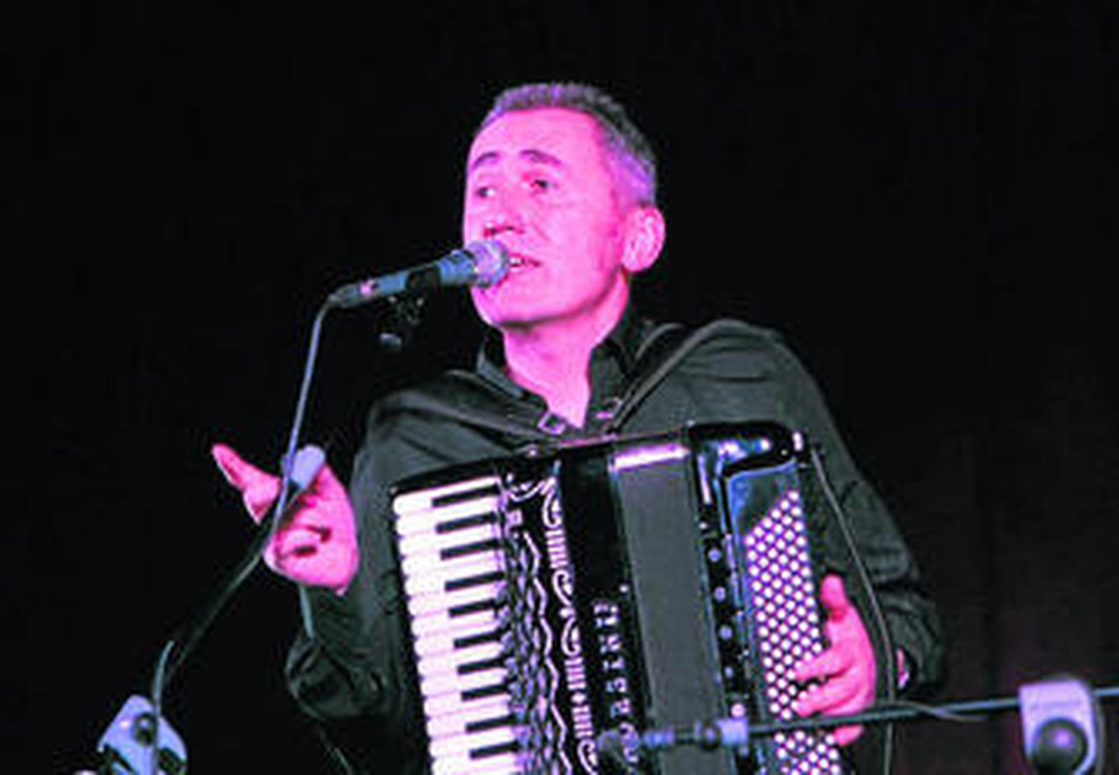 Jabier Muguruza, en un momento del concierto que ofreció en el Edificio Constitución 1812.