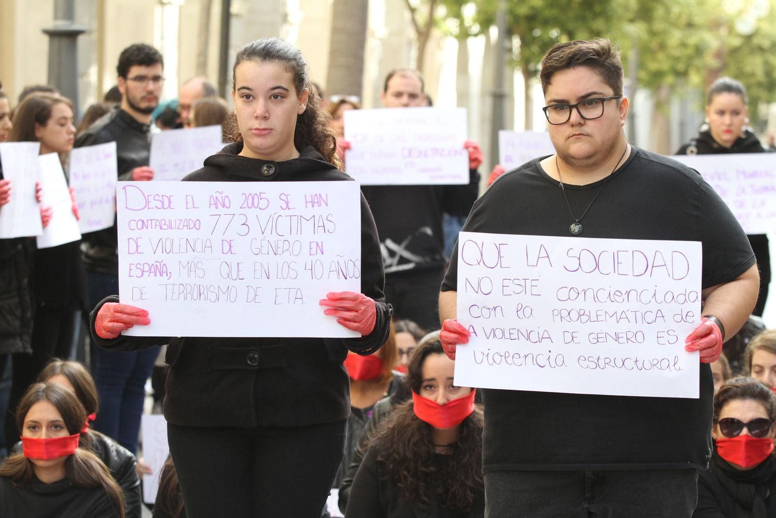 Lectura de manifiesto de violencia contra la mujer
