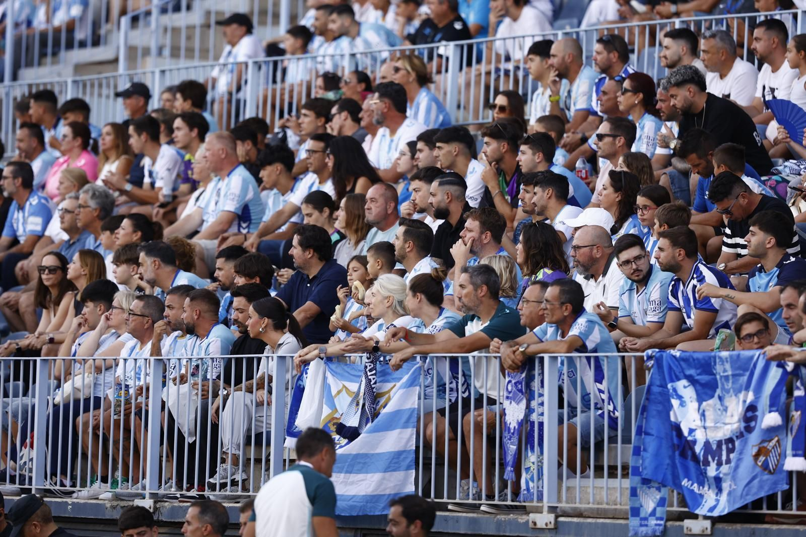 Búscate en las gradas de La Rosaleda durante el Málaga-Cádiz