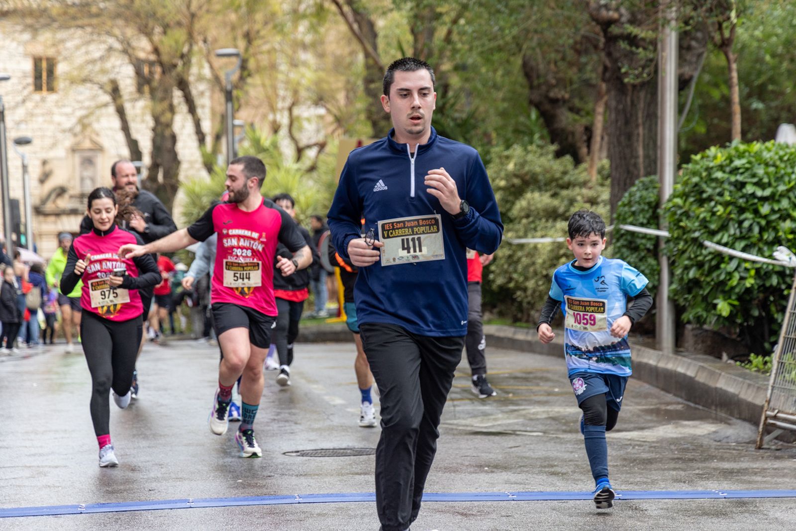 En imágenes: la lluvia no frena a más de un millar de corredores en la V Carrera Popular del IES San Juan Bosco (2)
