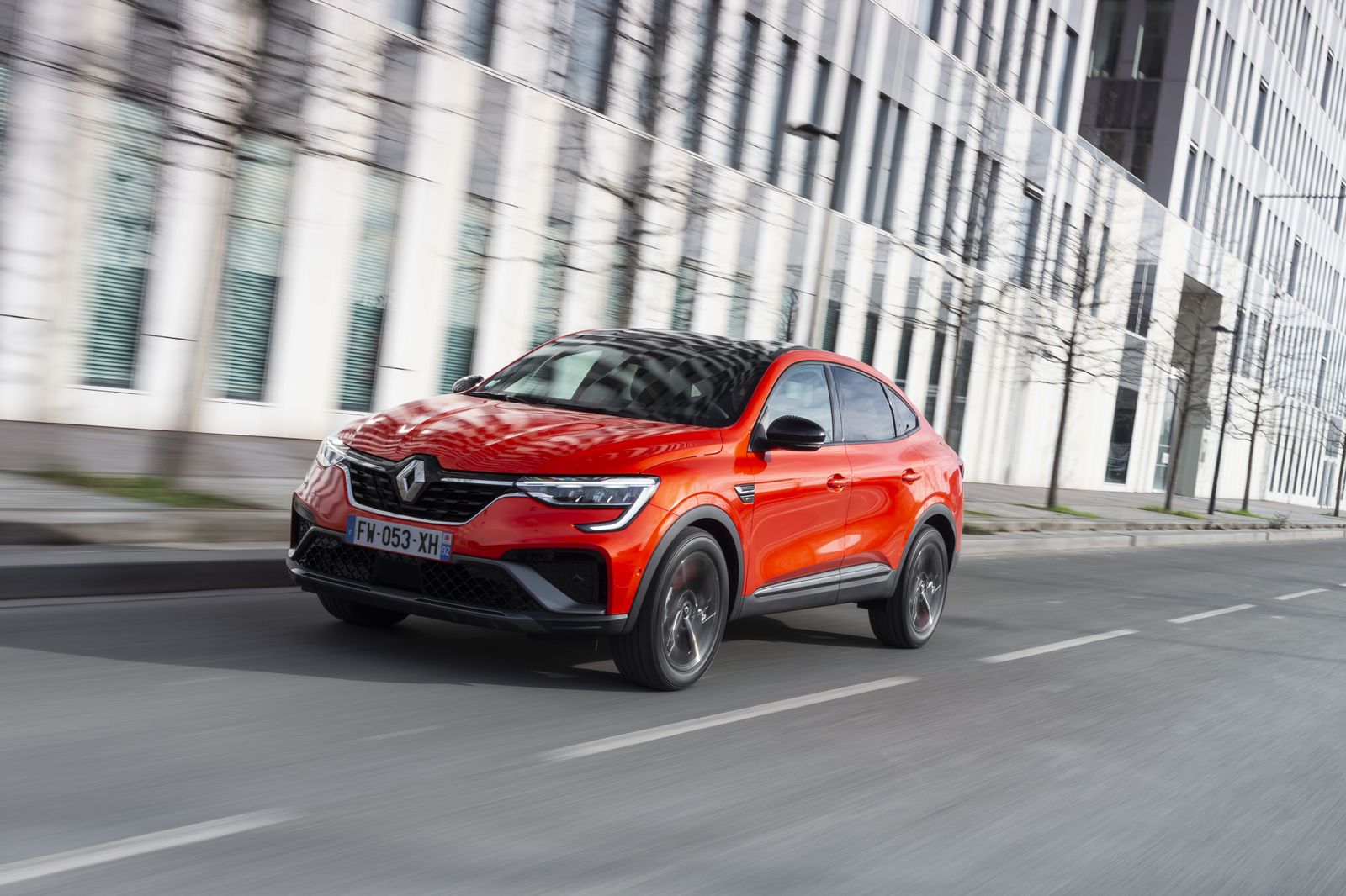 El Renault Arkana da un paso más en su electrificación: así va el nuevo híbrido E-Tech