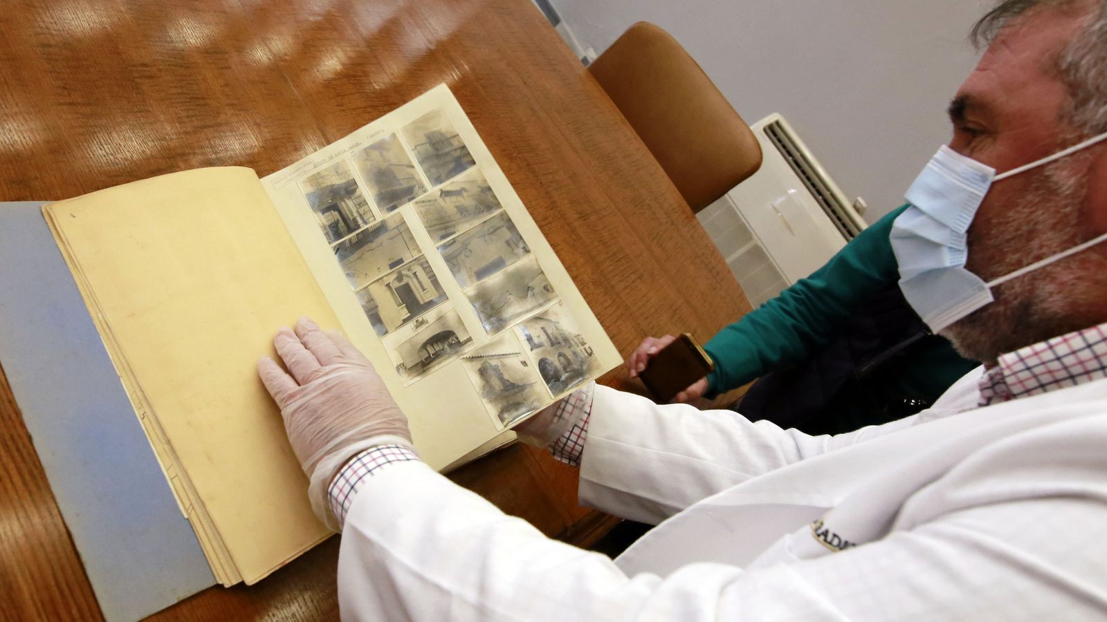 Imágenes del archivo fotográfico conservado en Bodegas Tradición
