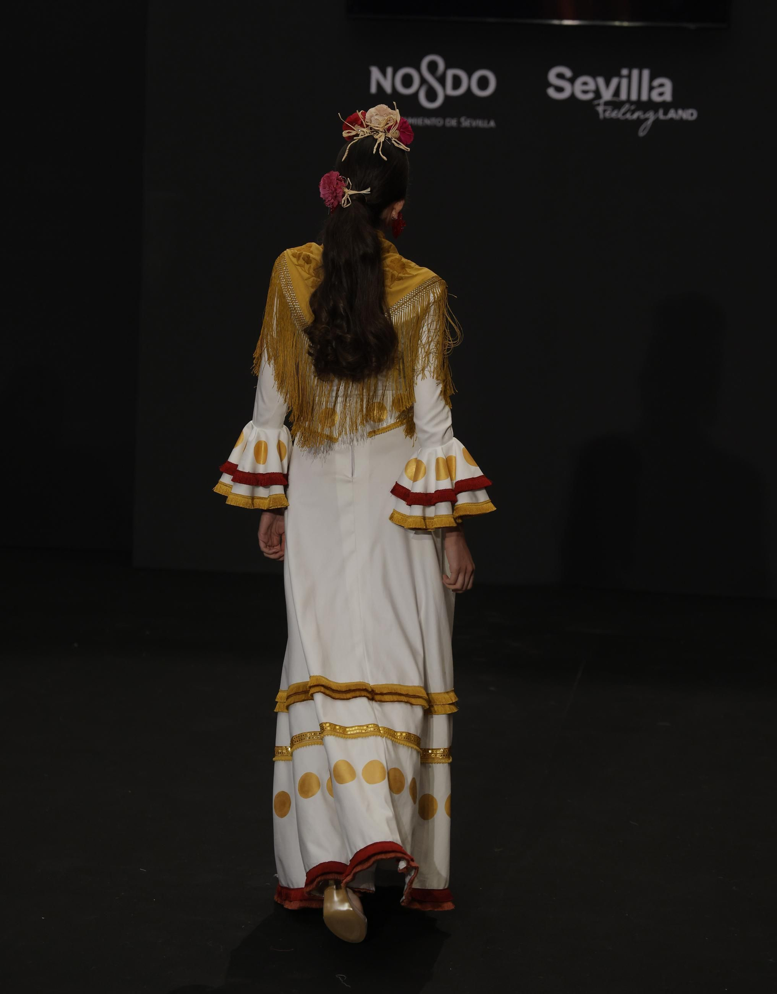Emprende Lunares, el desfile de moda flamenca de DN Flamenca, que anticipa la Feria de Abril: todas las fotos.