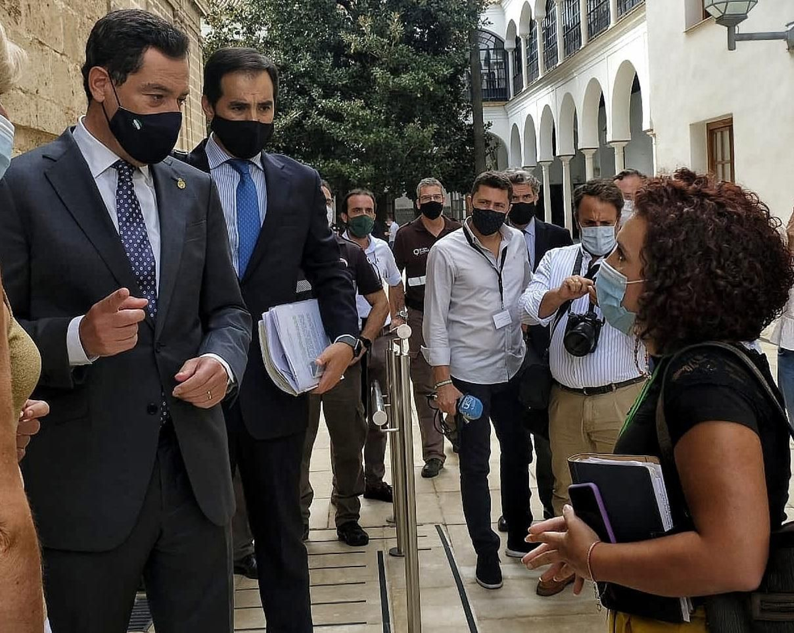 La alcaldesa de San Bartolomé en un momento de la conversación que ha mantenido con Moreno Bonilla