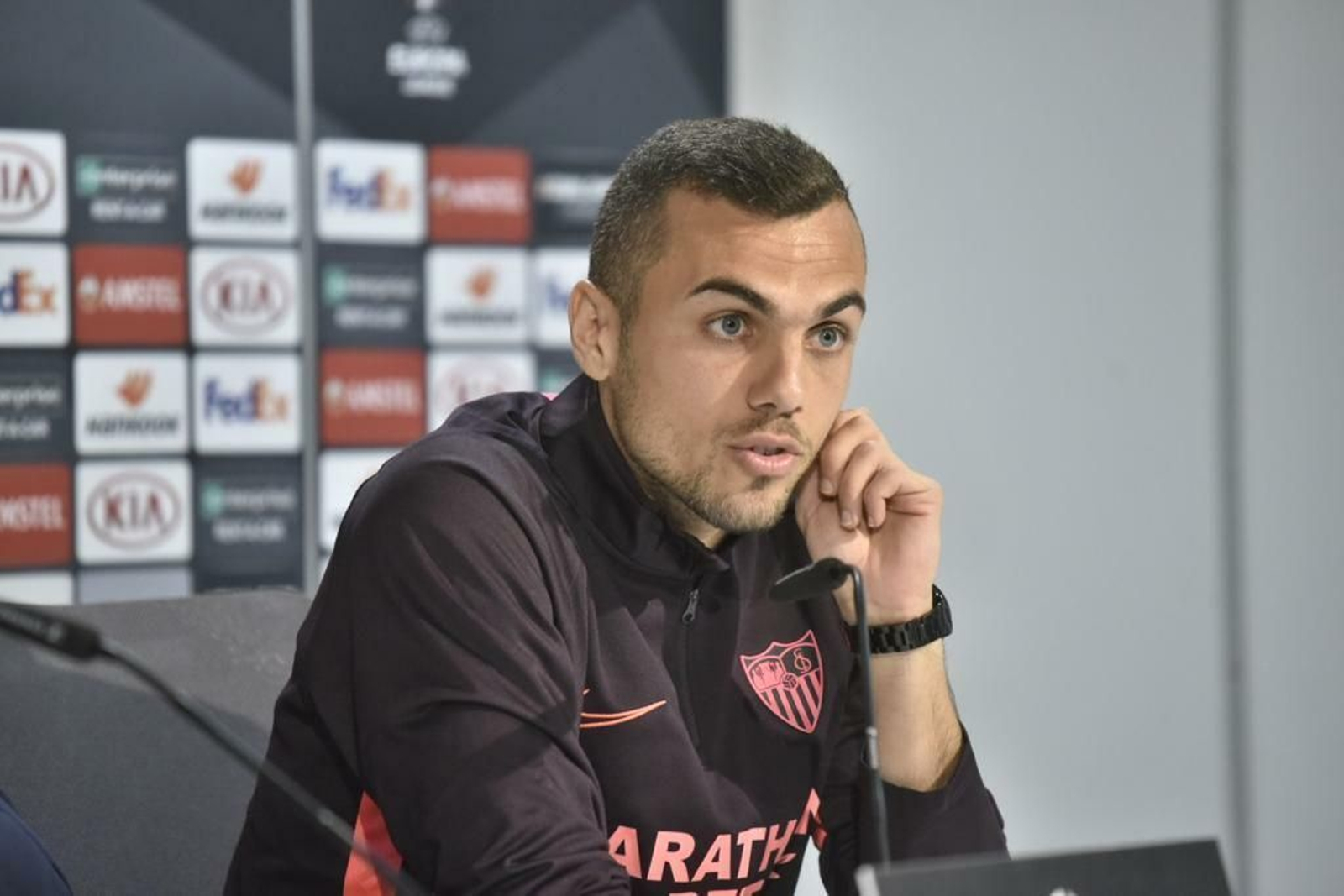 Joan Jordán atiende a los medios este miércoles antes de recibir al Cluj.