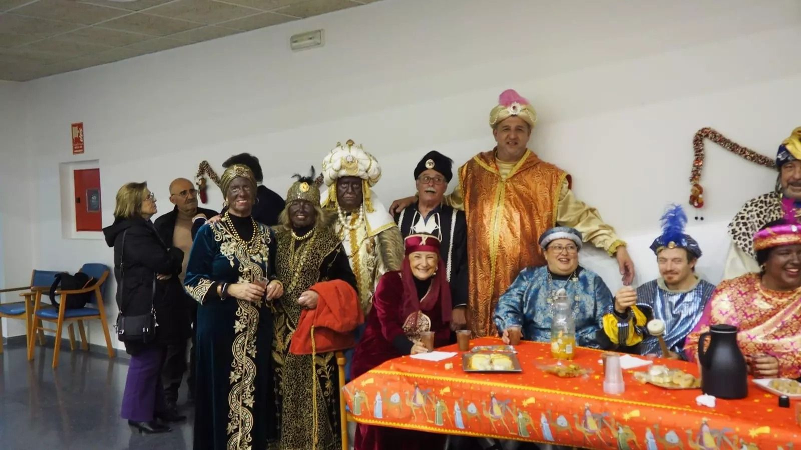 Visita de la asociación al Centro de Acogida San José.