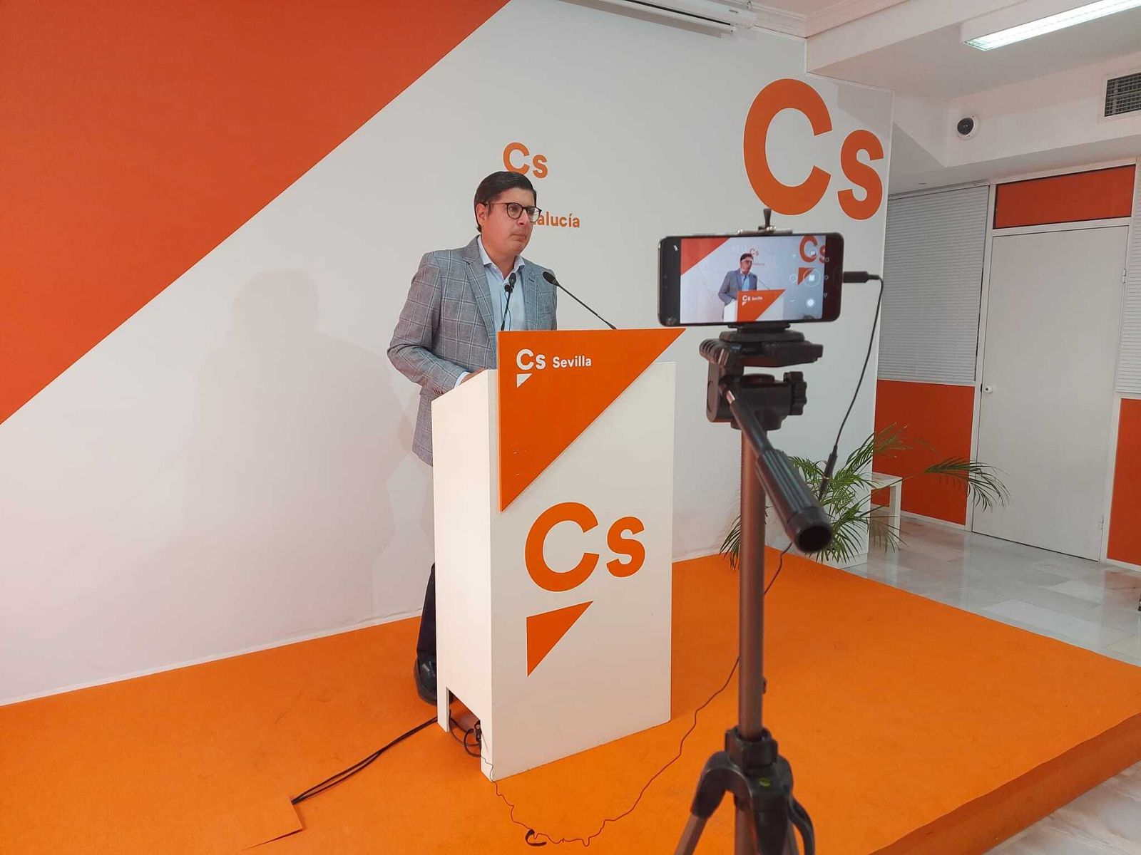 Pimentel interviene durante una rueda de prensa reciente.