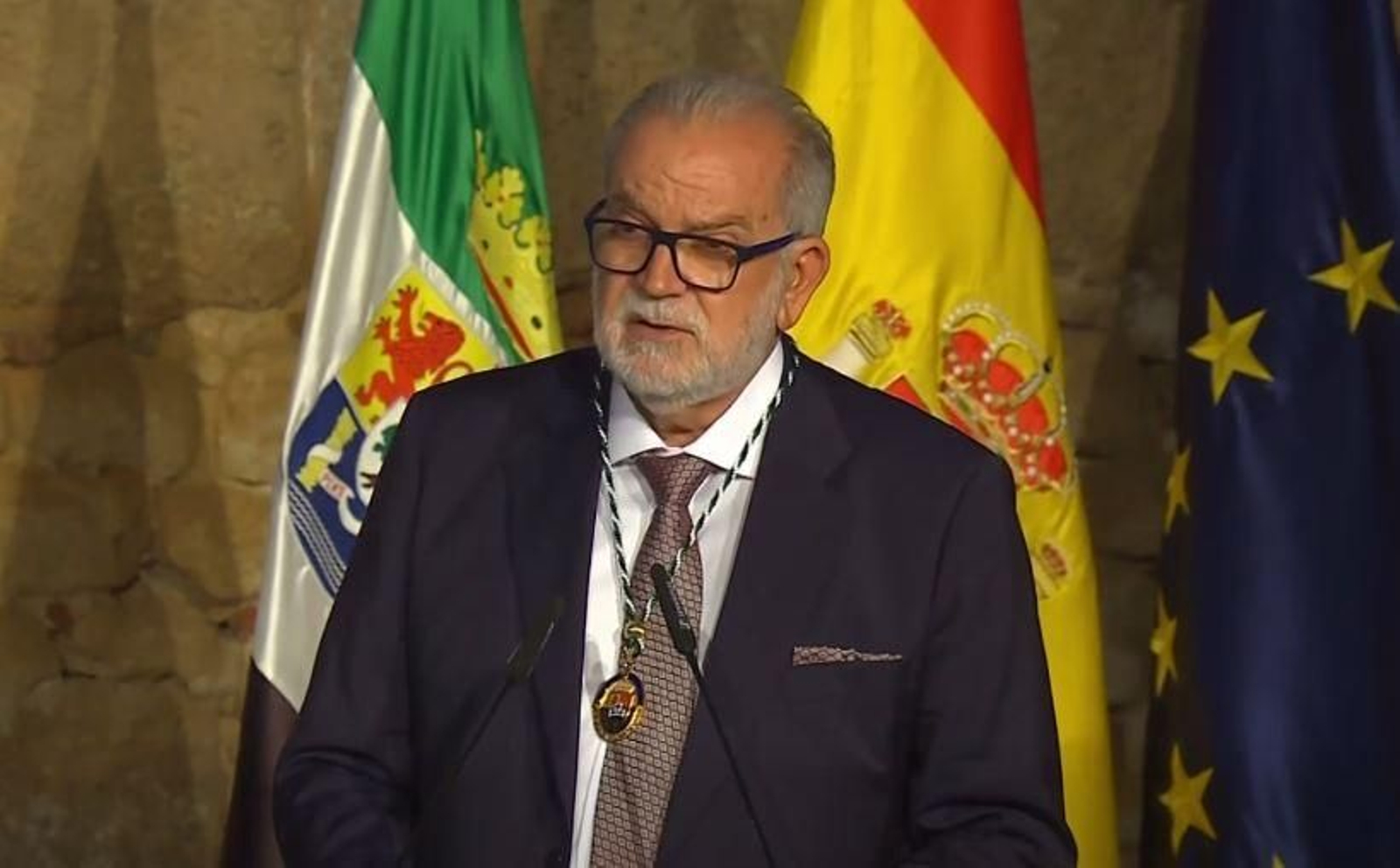 Juan Manuel Sánchez Guzmán, con la Medalla de Oro de Extremadura 2025.
