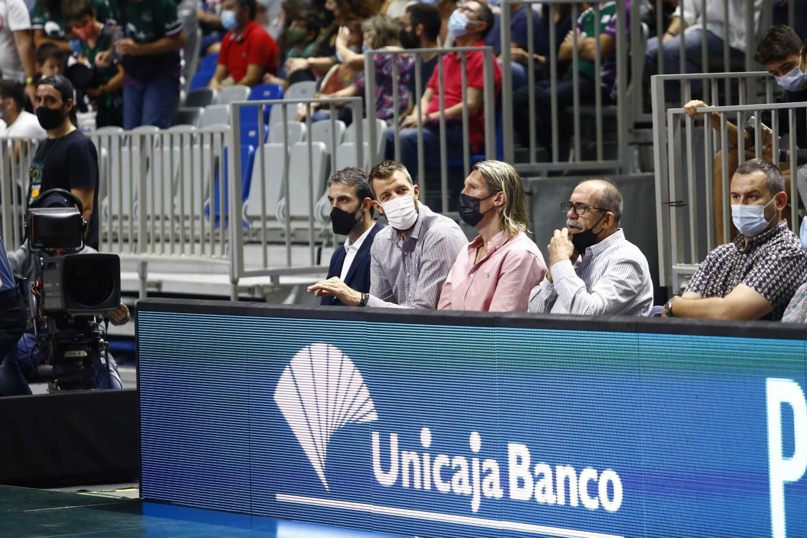 La retirada de la camiseta de Carlos Cabezas, en fotos