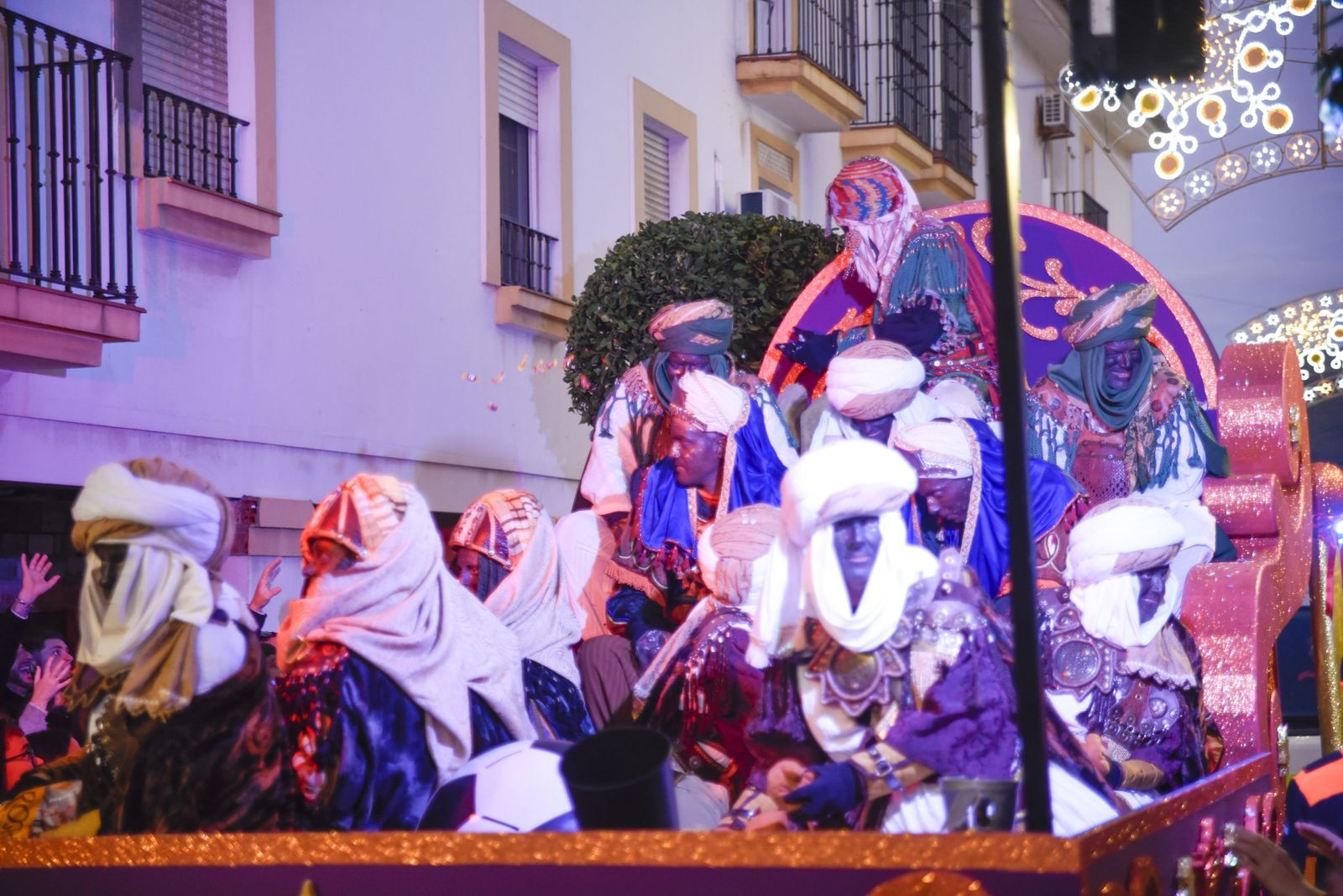 Búscate en las fotos de la cabalgata de Reyes Magos 2026 en San Roque