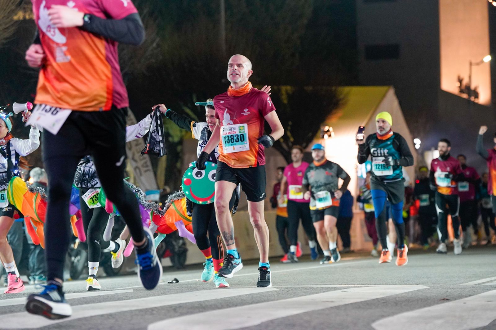 En imágenes: búscate en tu llegada a meta de la Carrera de San Antón 2026 (15)