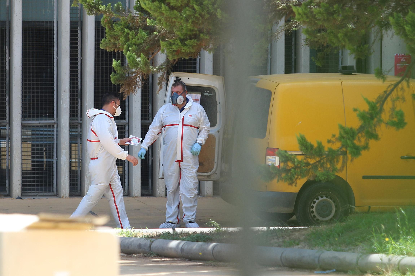 Las imágenes de la desinfección del Estadio del Mediterráneo