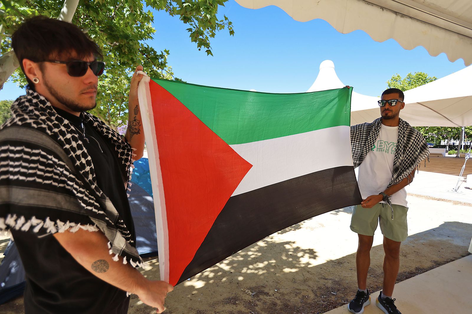 Imágenes de la campada por el pueblo palestino en el campus del Carmen