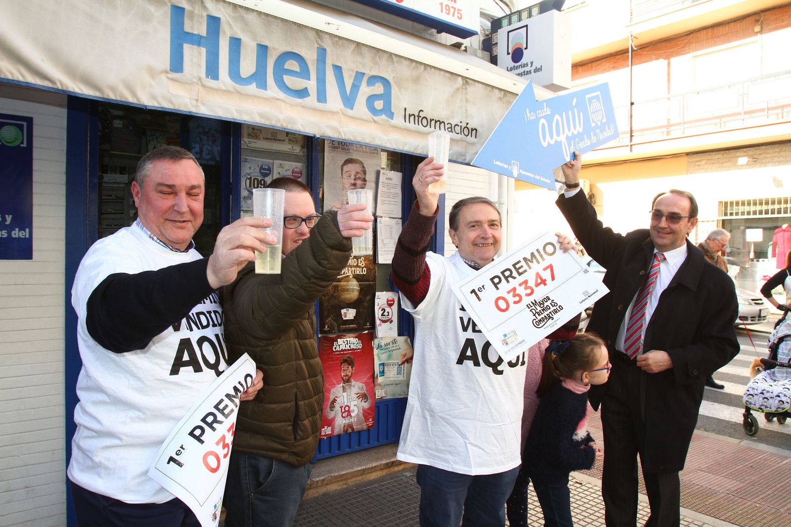 Alegría en Huelva tras tocar por primera vez el gordo en la capital.