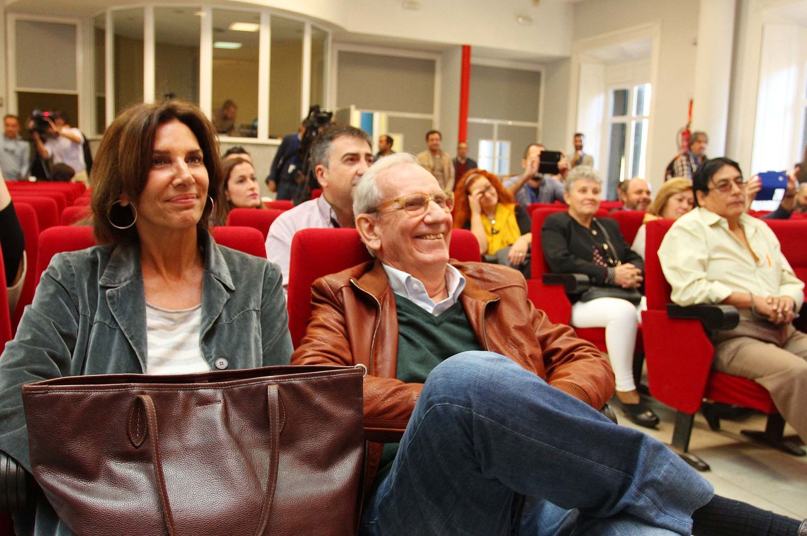 Imágenes de la entrega del premio Ciudad de Huelva a Darío Grandinetti.