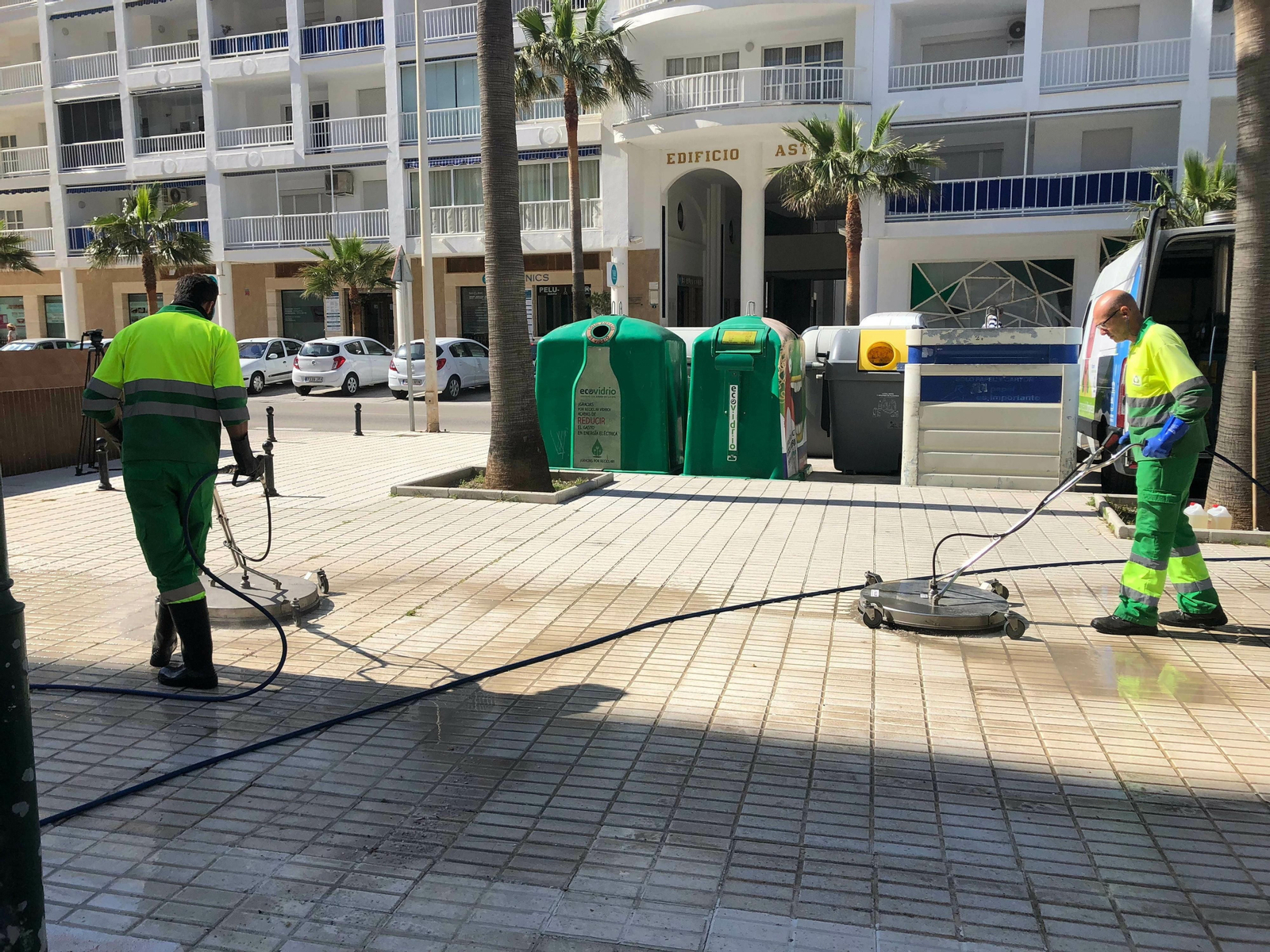 Empleados del servicio de limpieza de Fuengirola.