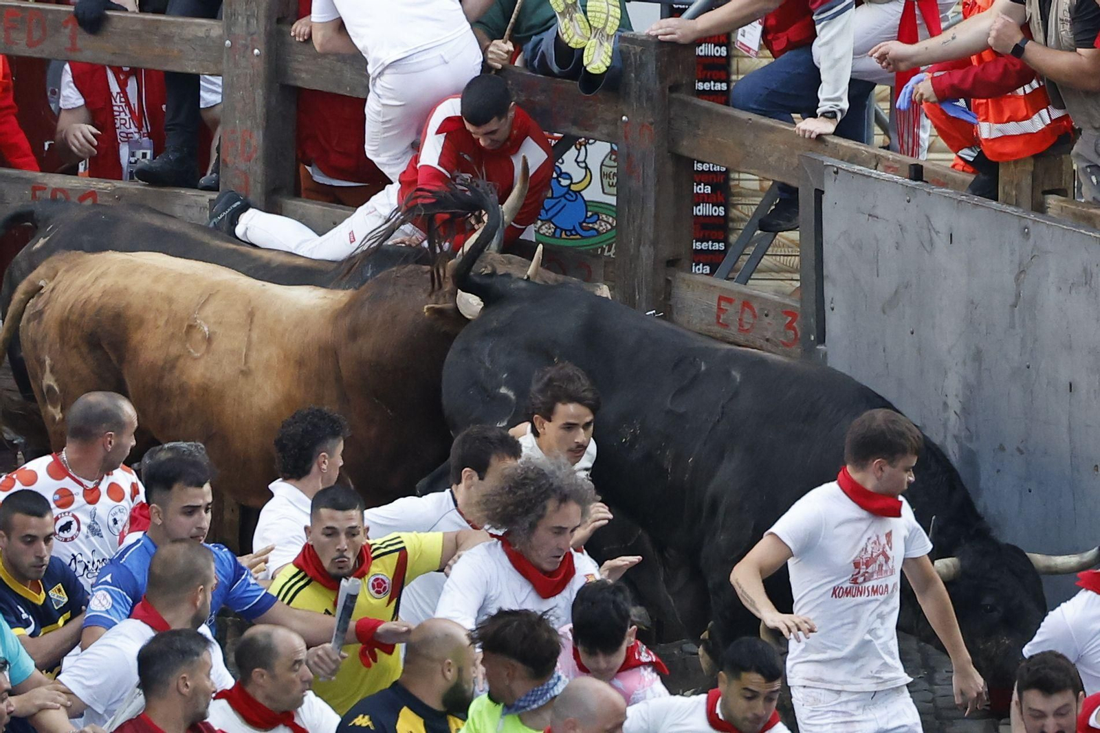 La bravura de Tarifa se hace notar en Pamplona: tres heridos en un encierro con toros de La Palmosilla