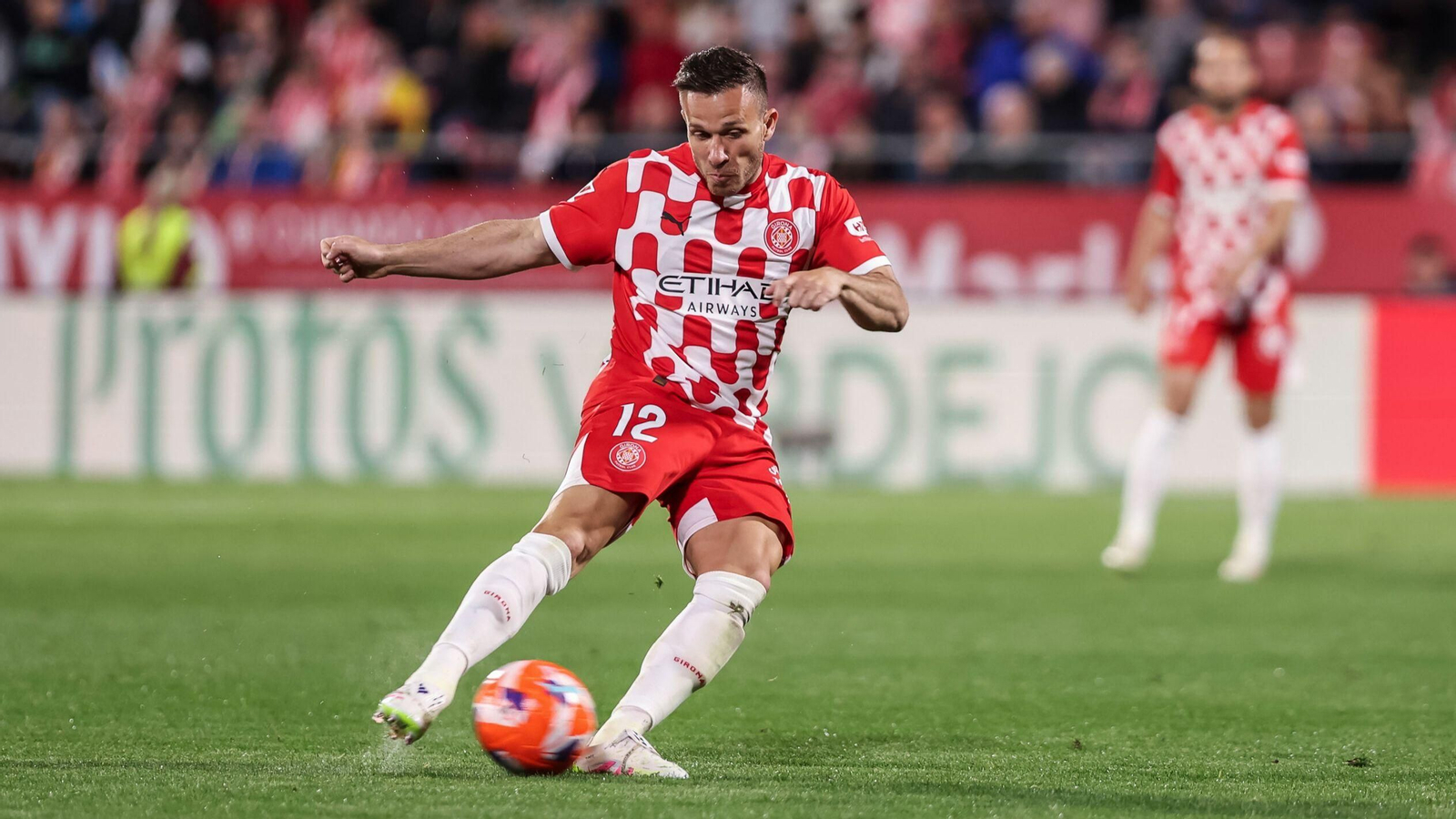 Arthur Melo, en un partido con el Girona la pasada campaña.