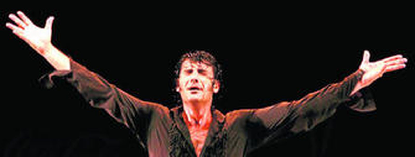 Joaquín Grilo, en la madrugada de ayer, tras uno de los números que mostró en la Fiesta de la Bulería.