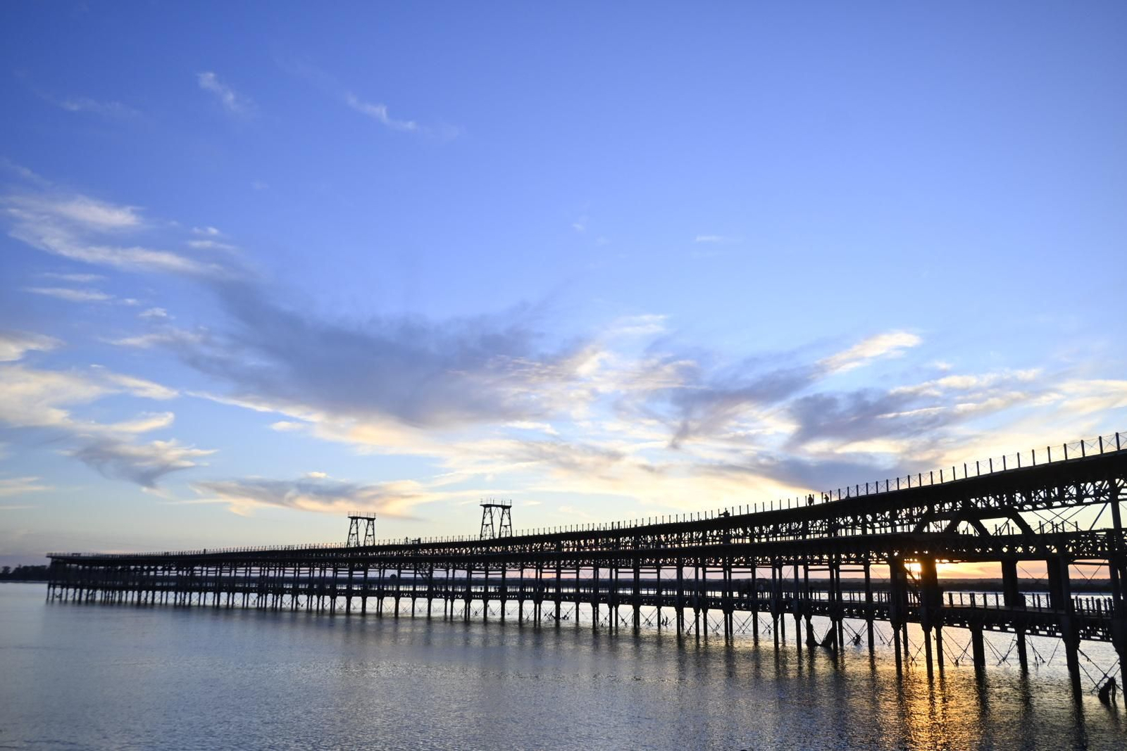 Un paseo por el Muelle del Tinto de Huelva, en imágenes
