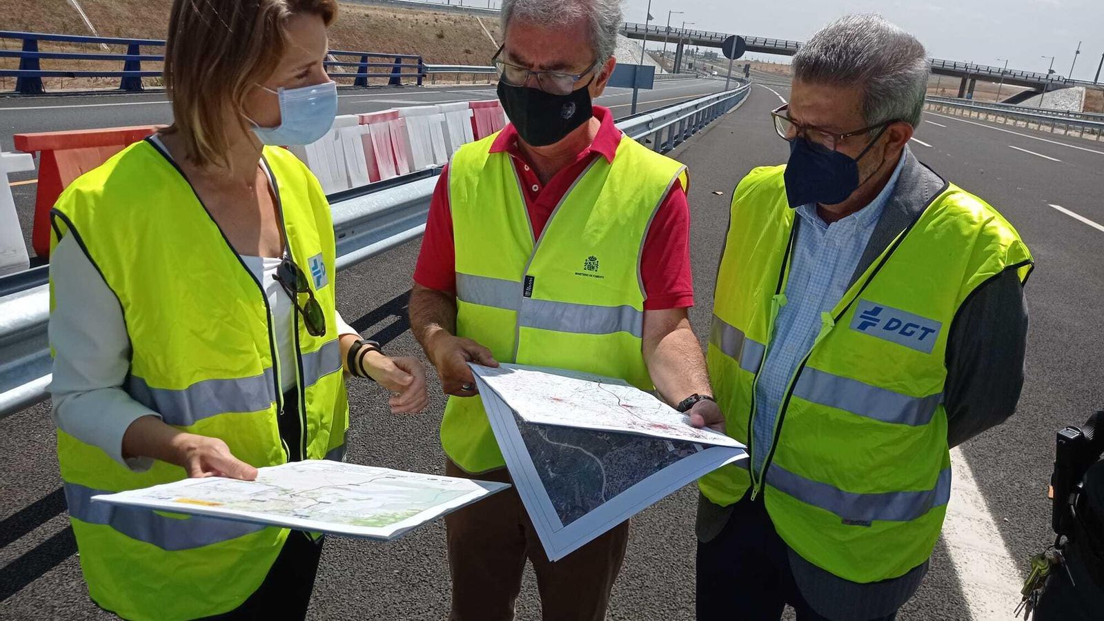 Ana Luz Jiménez, Marcos Martín Gómez y Carlos Toscano en la A-4.