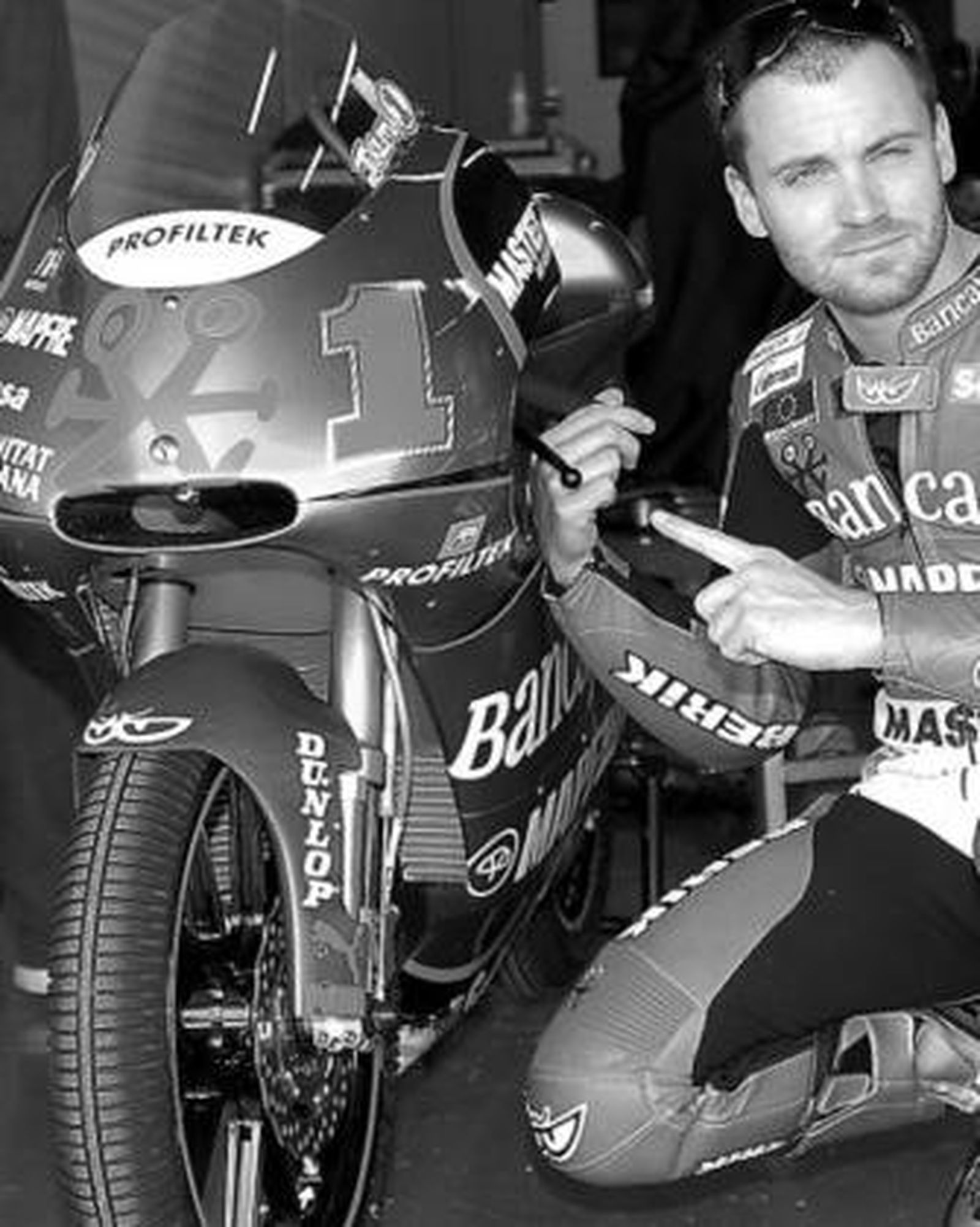 Gabor Talmacsi presume de dorsal número 1.