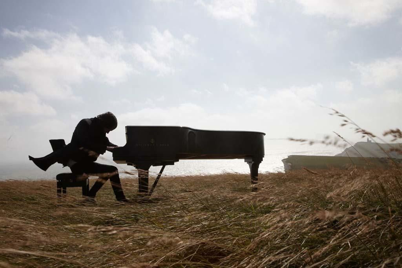 James Rhode presenta en el espacio Cartuja Center ‘Fire on all sides tour’.