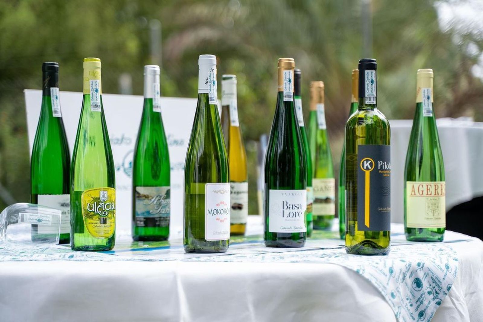 Beber vino en el Faro