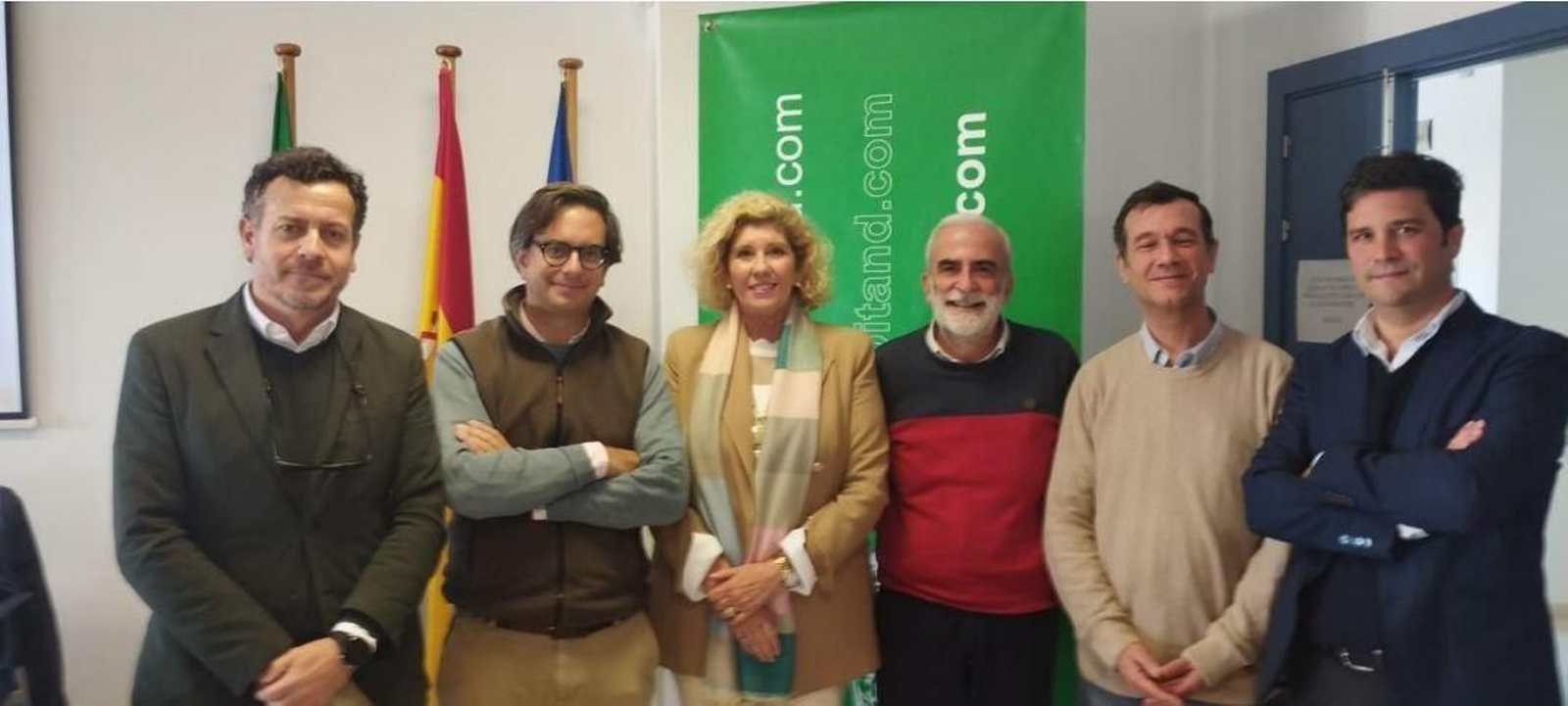 Carlos Léon, presidente del Coitand; Rafael Sánchez, jefe del Servicio de Sanidad Vegetal Consejería de Agricultura; Manuela Aguilera, delegada del Coitand en Cádiz; Marcelino Bilbao, jefe del Servicio de Producción Agrícola de la Consejería de Agricultura; Carlos del Moral, director del Centro IFAPA Rancho de la Merced; y Agustín García de Tena, jefe del Servicio de Seguimiento de la PAC de la Consejería de Agricultura.