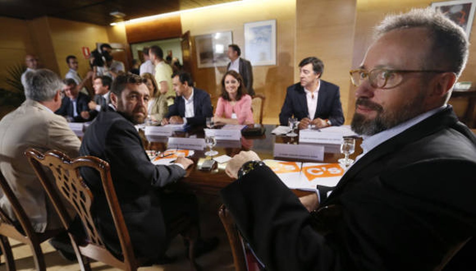 C's advierte al PP de que no puede pasar un día más diciendo que "no a todo"