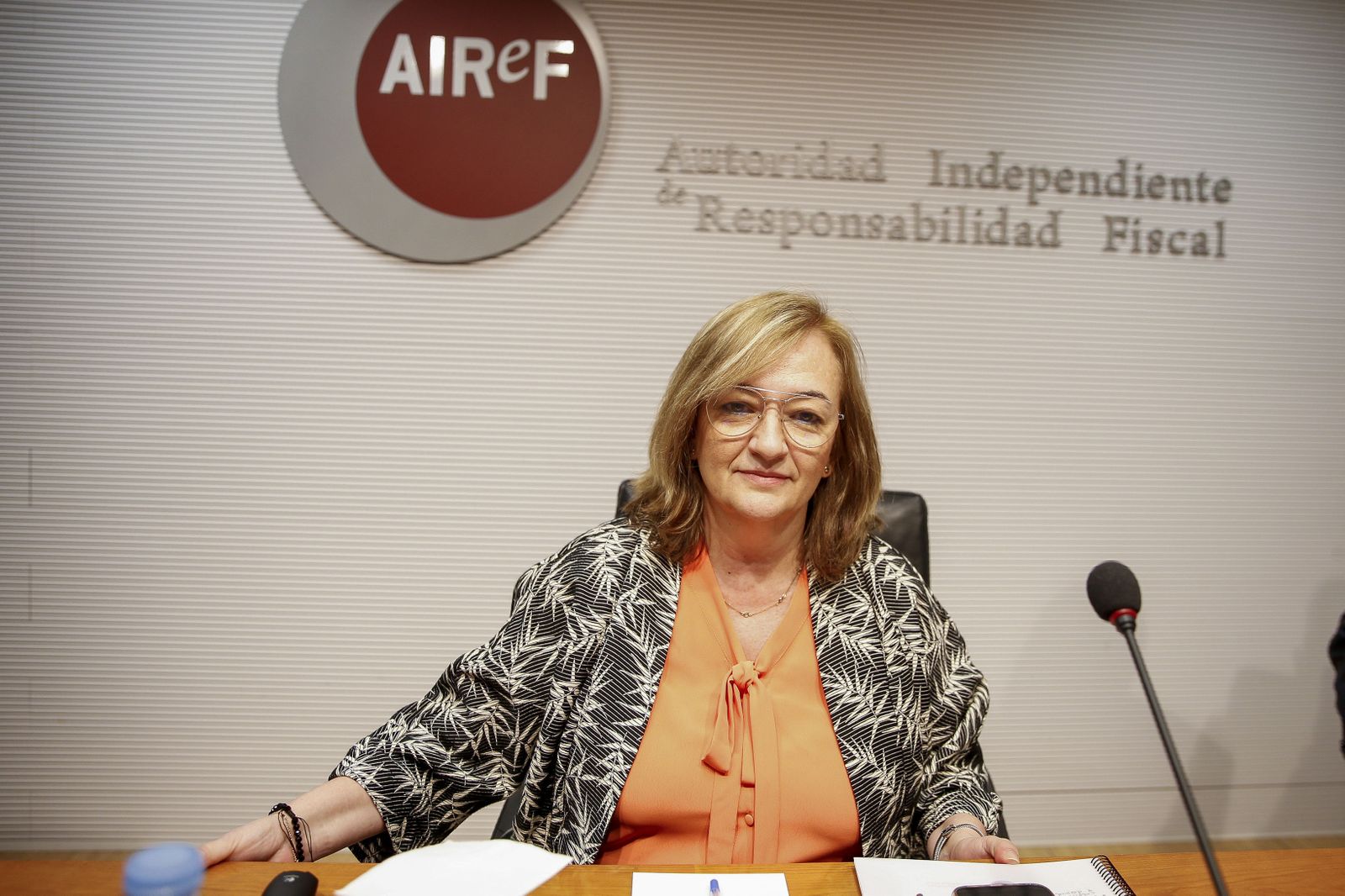 La presidenta de la AiReF, Cristina Herrero, presenta el Informe sobre la Ejecución Presupuestaria, Deuda Pública y Regla de Gasto 2022 de las AAPP, este viernes en Madrid.