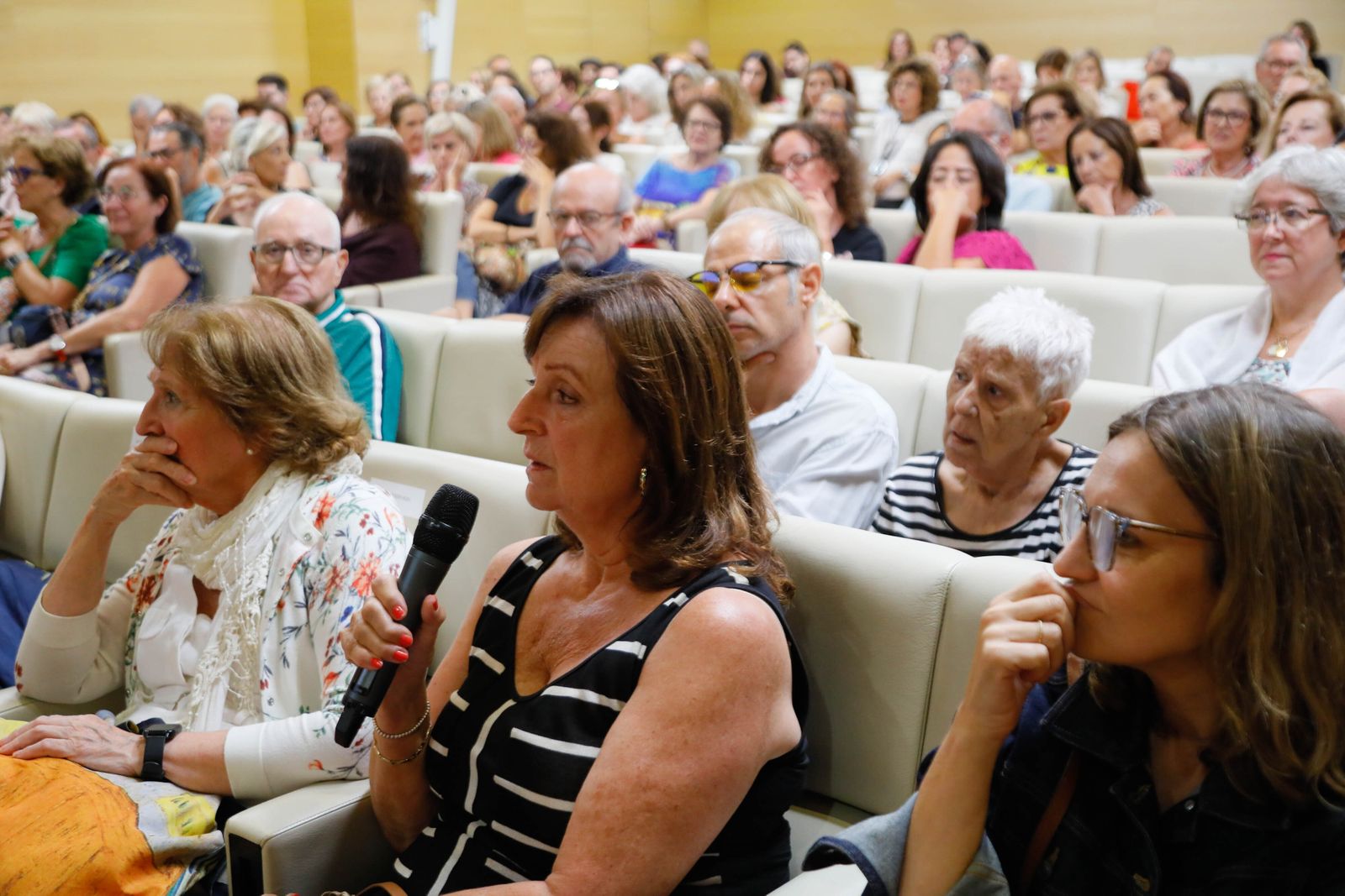 Imágenes de Diario de los Libros, con Julia Navarro