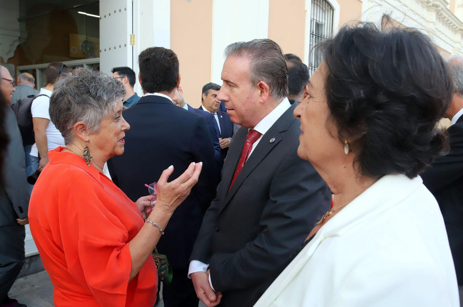 Imágenes de la recepción a los invitados a la gala de los Onubenses del Año