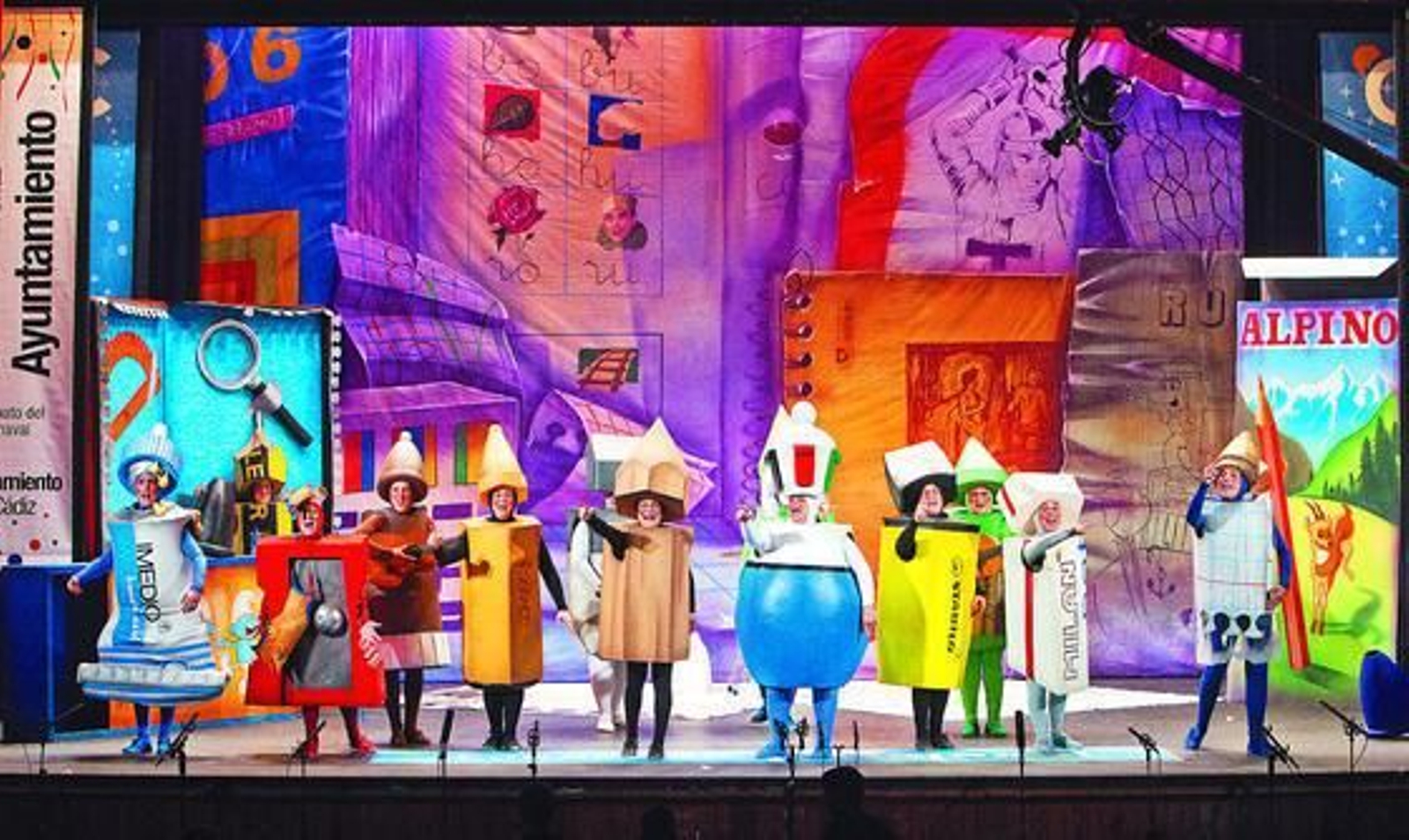 La chirigota de El Canijo completó un buen pase de semifinales en la última jornada previa al fallo del jurado de cara a la final. 

Foto: Jesus Marin