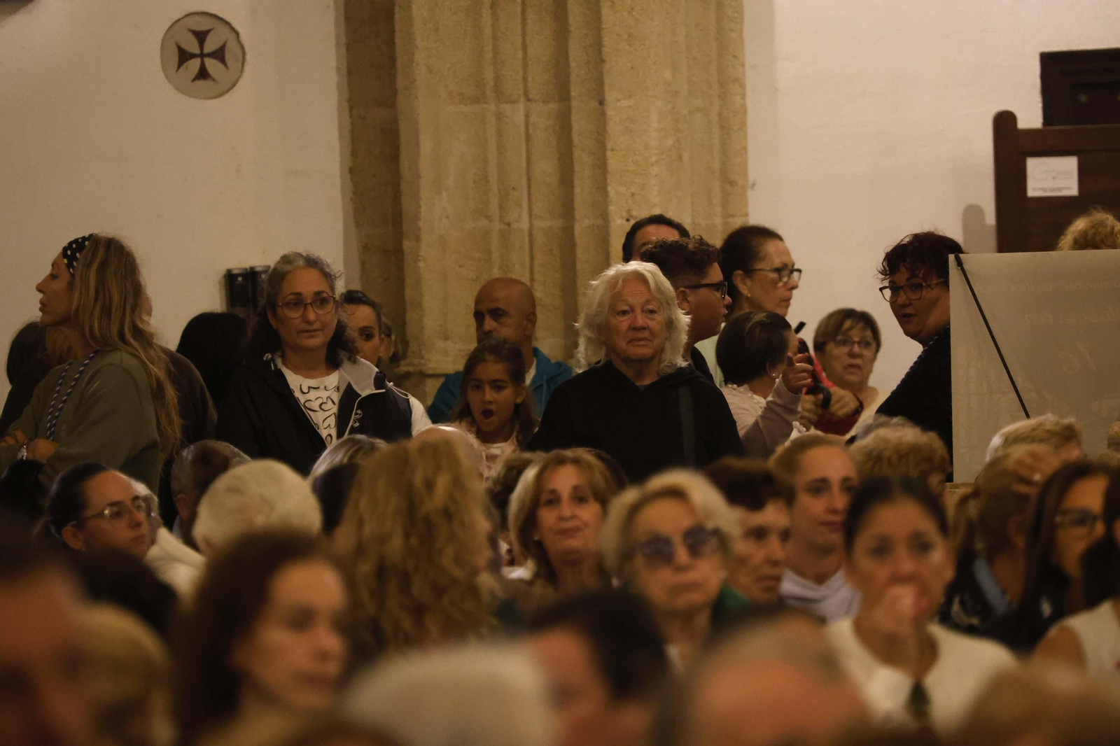 La Virgen de la Luz, patrona de Tarifa, regresa a su santuario entre el fervor y la lluvia